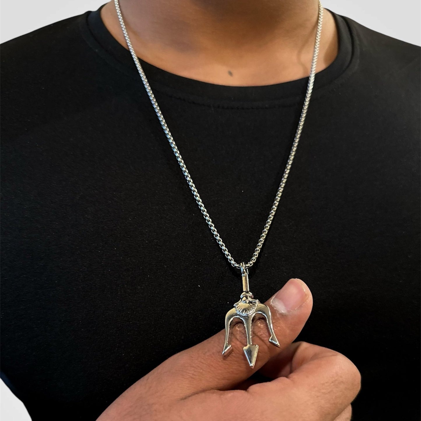 TRIDENT PENDANT