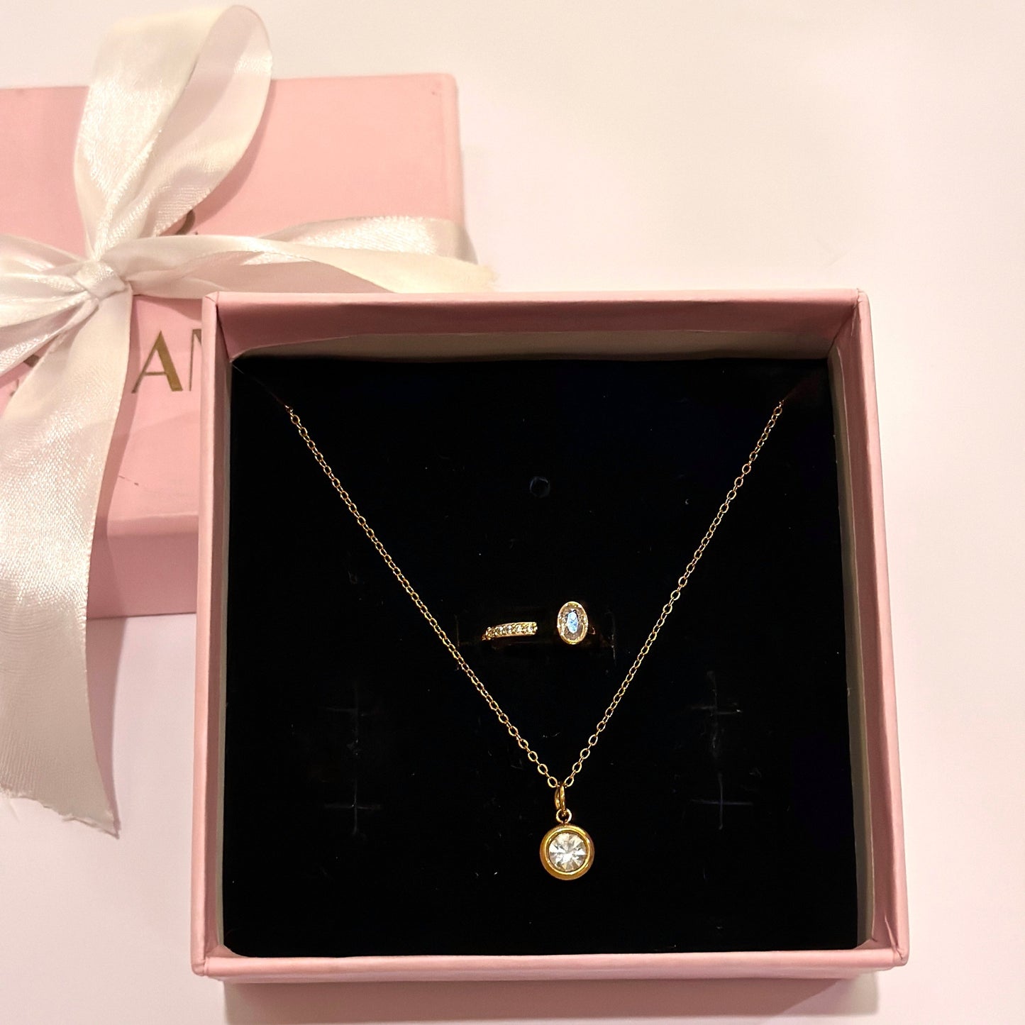 SOLITAIRE GIFT BOX