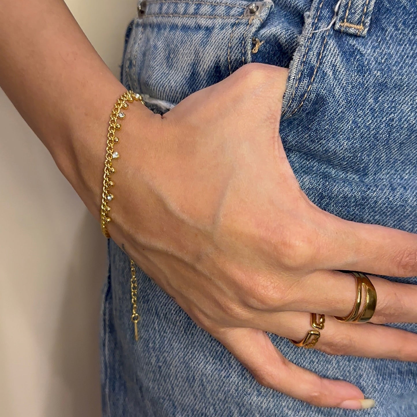 AD BALL BEADED BRACELET