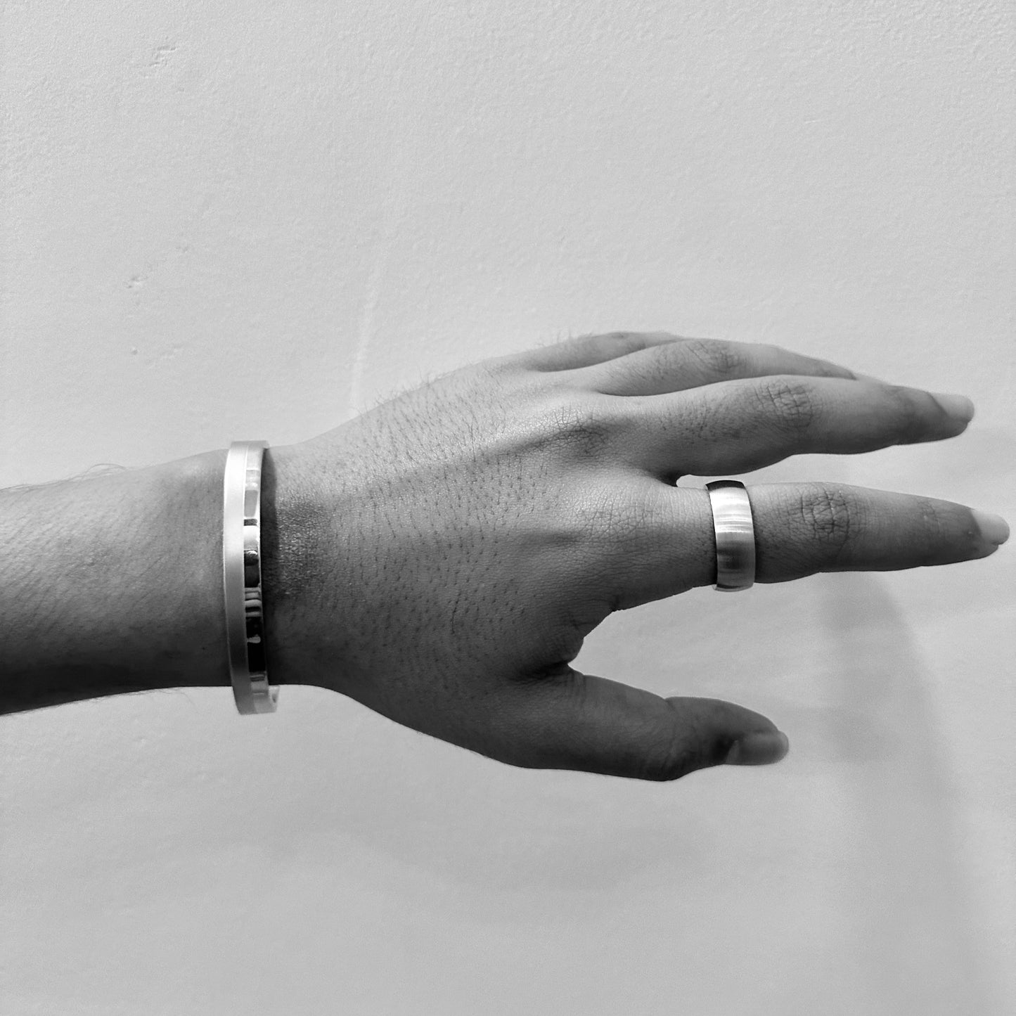 SILVER BAND RING