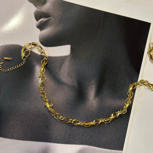 SNARL CHOKER NECKLACE